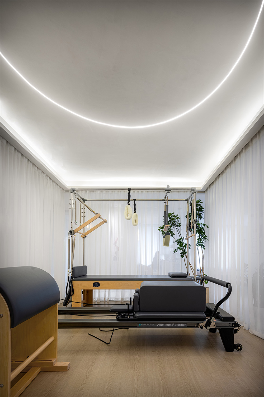 鄭州金博大分享400平知行普拉提運動空間裝修設(shè)計(圖9) 鄭州金博大分享400平知行普拉提運動空間裝修設(shè)計(圖9)