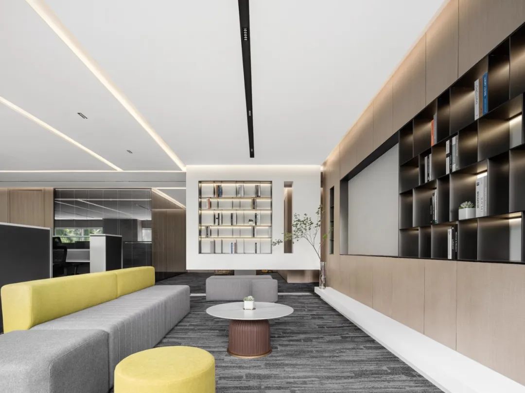 鄭州金博大分享聯(lián)想控股3.0多元辦公室裝修設(shè)計(圖12) 鄭州金博大分享聯(lián)想控股3.0多元辦公室裝修設(shè)計(圖12)