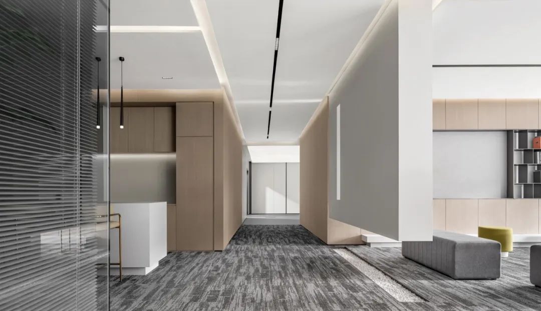 鄭州金博大分享聯(lián)想控股3.0多元辦公室裝修設(shè)計(圖7) 鄭州金博大分享聯(lián)想控股3.0多元辦公室裝修設(shè)計(圖7)