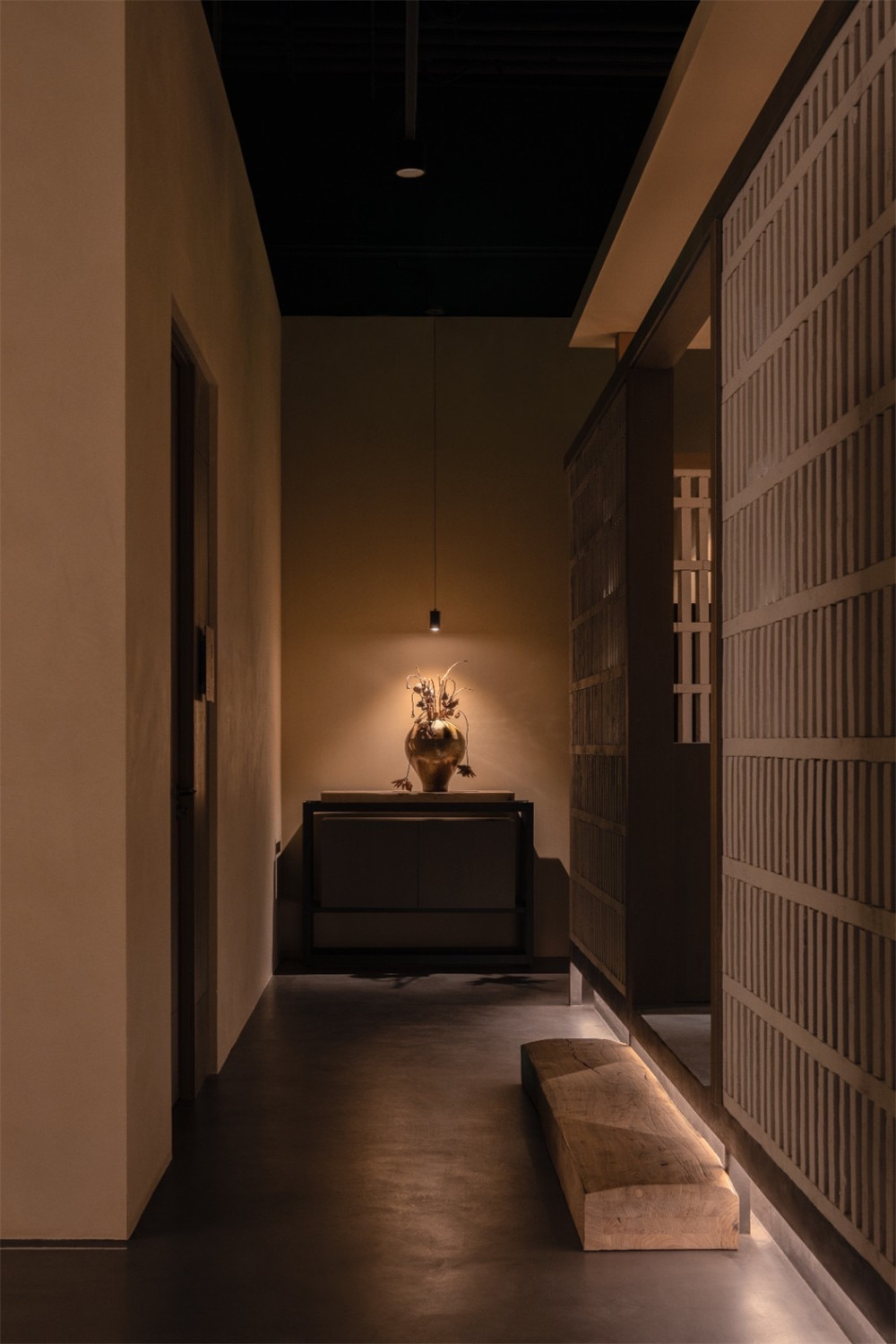 傳統(tǒng)園林融合現(xiàn)代美學(xué) 眉舍川菜餐廳裝修設(shè)計(jì)(圖4) 傳統(tǒng)園林融合現(xiàn)代美學(xué) 眉舍川菜餐廳裝修設(shè)計(jì)(圖4)