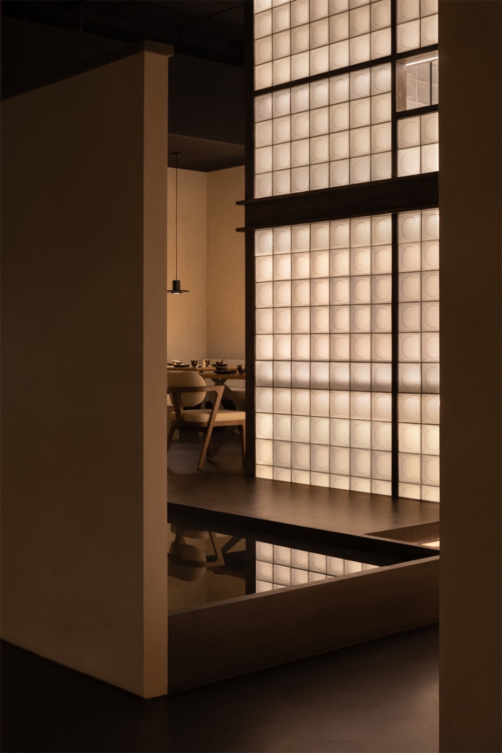 傳統(tǒng)園林融合現(xiàn)代美學(xué) 眉舍川菜餐廳裝修設(shè)計(jì)(圖9) 傳統(tǒng)園林融合現(xiàn)代美學(xué) 眉舍川菜餐廳裝修設(shè)計(jì)(圖9)