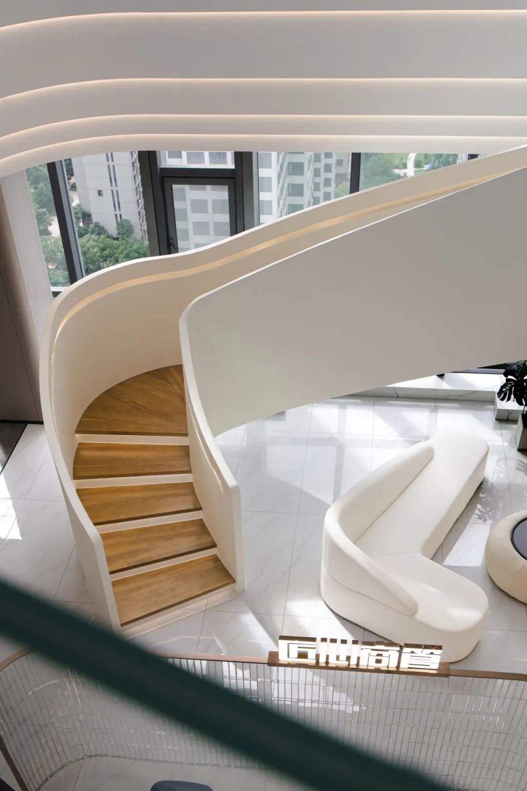 甲級寫字樓匠心商管高端企業(yè)辦公室裝修設(shè)計(jì)(圖7) 甲級寫字樓匠心商管高端企業(yè)辦公室裝修設(shè)計(jì)(圖7)