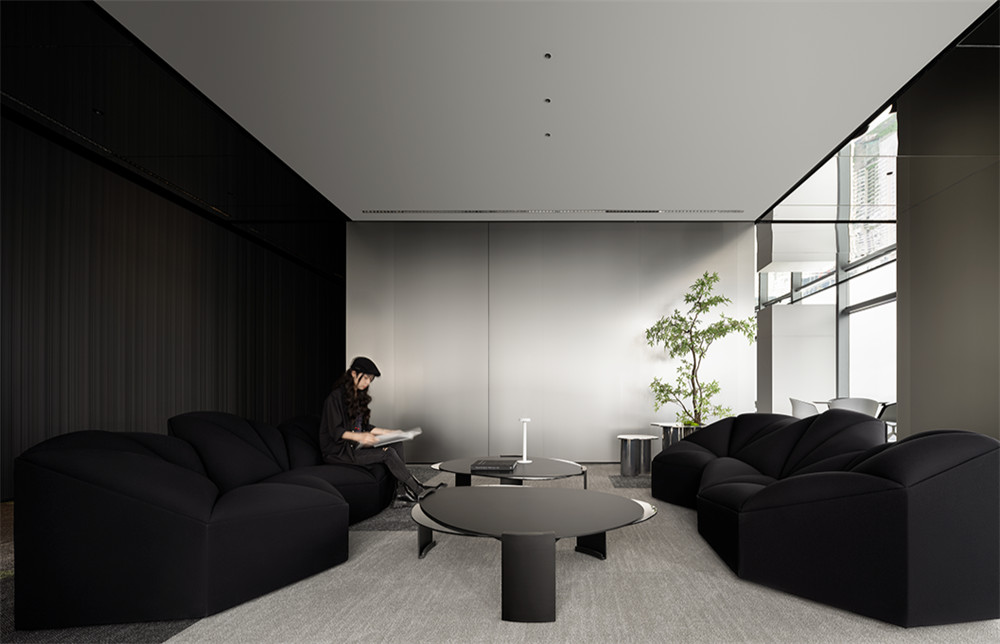 鄭州金博大推薦留學專業(yè)咨詢機構辦公室裝修設計方案(圖3) 鄭州金博大推薦留學專業(yè)咨詢機構辦公室裝修設計方案(圖3)