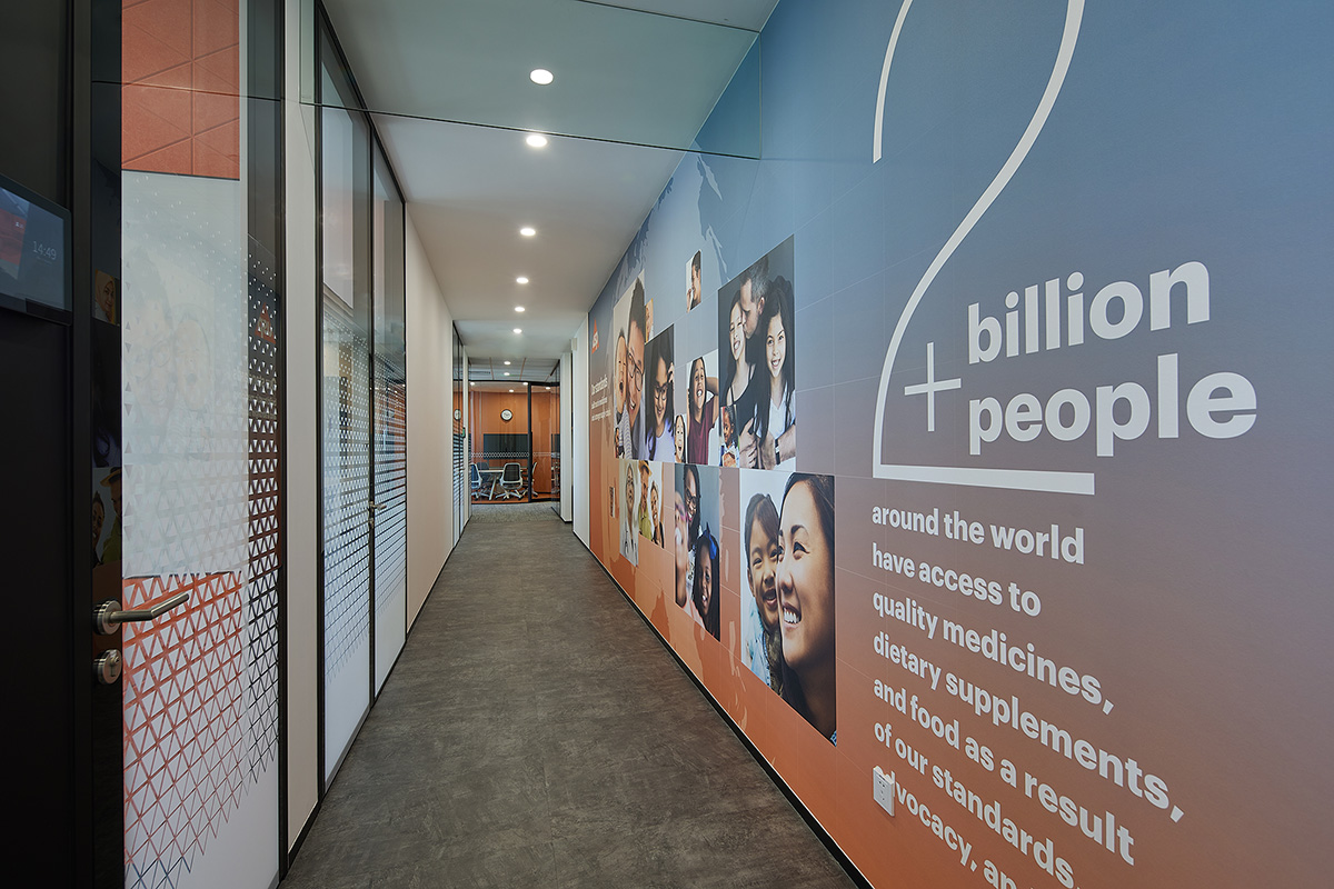 現(xiàn)代簡約風(fēng)醫(yī)療科技公司辦公室&展廳裝修設(shè)計(jì)(圖4) 現(xiàn)代簡約風(fēng)醫(yī)療科技公司辦公室&展廳裝修設(shè)計(jì)(圖4)