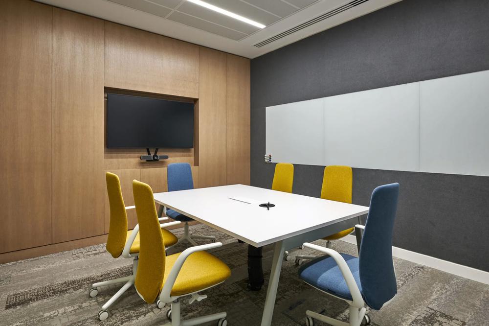 鄭州金博大推薦開(kāi)放協(xié)作的能源公司辦公室裝修設(shè)計(jì)(圖14) 鄭州金博大推薦開(kāi)放協(xié)作的能源公司辦公室裝修設(shè)計(jì)(圖14)