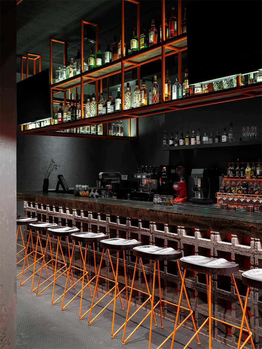 金屬工業(yè)風(fēng)牛肉投幣燒烤店裝修設(shè)計方案(圖6) 金屬工業(yè)風(fēng)牛肉投幣燒烤店裝修設(shè)計方案(圖6)