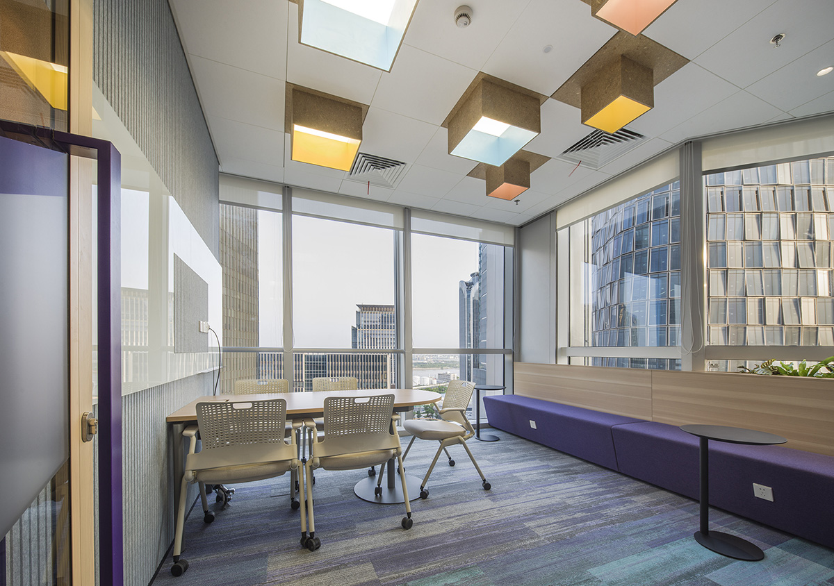 2600平快遞物流公司自然人文辦公室裝修設(shè)計(圖8) 2600平快遞物流公司自然人文辦公室裝修設(shè)計(圖8)