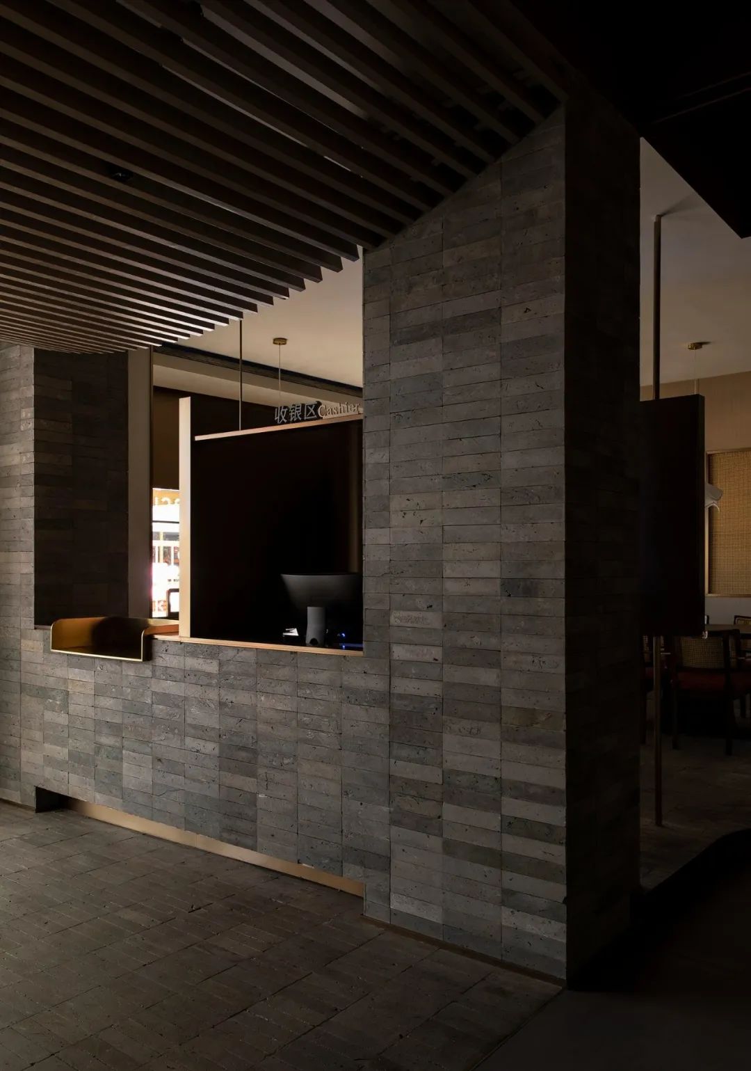 鄭州餐飲設(shè)計(jì)推薦悅芙蓉新派川菜餐廳裝修案例(圖4) 鄭州餐飲設(shè)計(jì)推薦悅芙蓉新派川菜餐廳裝修案例(圖4)