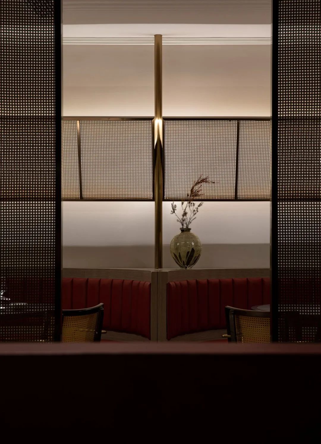 鄭州餐飲設(shè)計(jì)推薦悅芙蓉新派川菜餐廳裝修案例(圖8) 鄭州餐飲設(shè)計(jì)推薦悅芙蓉新派川菜餐廳裝修案例(圖8)