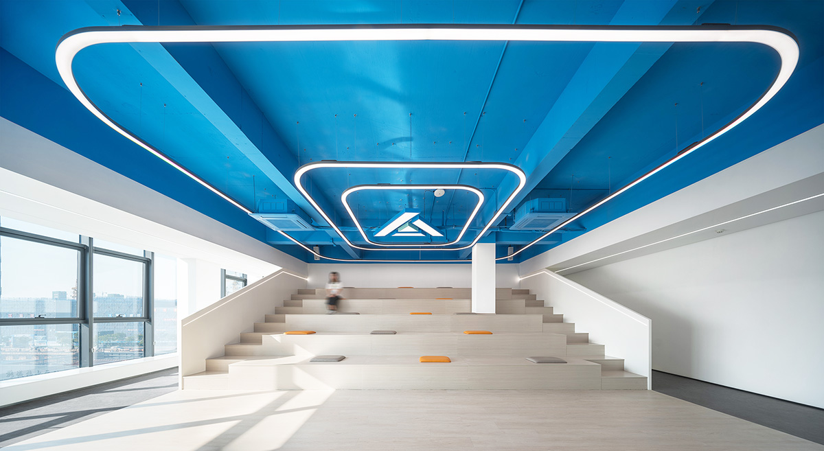 14000平艾肯工業(yè)總部辦公樓裝修設(shè)計(jì)方案(圖10) 14000平艾肯工業(yè)總部辦公樓裝修設(shè)計(jì)方案(圖10)