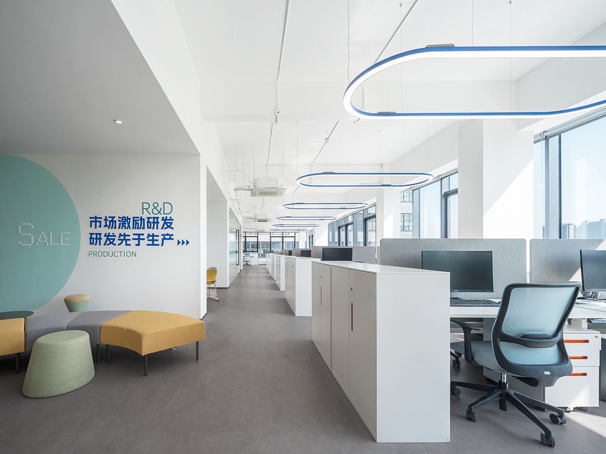 14000平艾肯工業(yè)總部辦公樓裝修設(shè)計(jì)方案(圖9) 14000平艾肯工業(yè)總部辦公樓裝修設(shè)計(jì)方案(圖9)