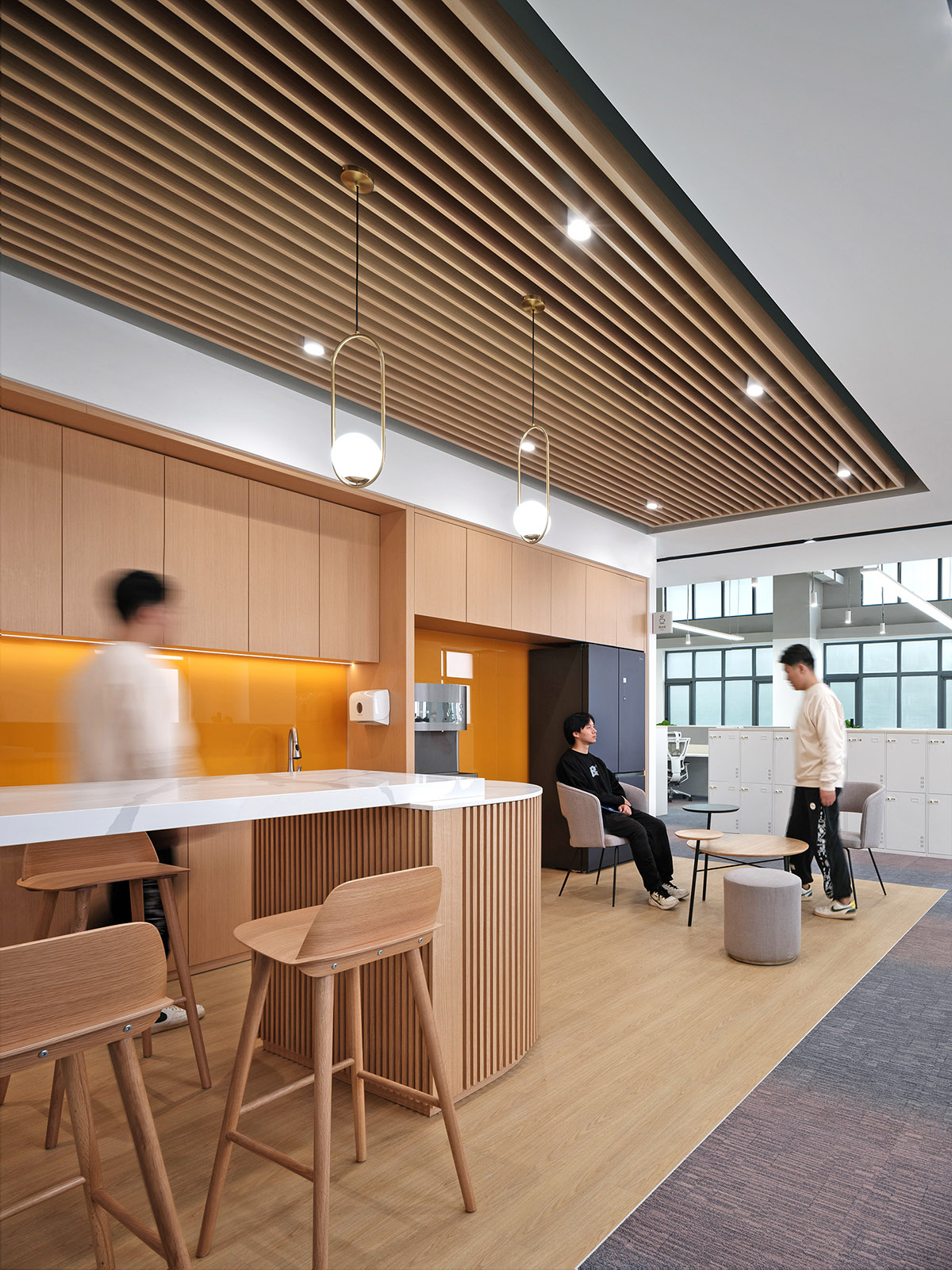 鄭州金博大推薦華為海思東升科技園辦公室裝修設(shè)計(圖10) 鄭州金博大推薦華為海思東升科技園辦公室裝修設(shè)計(圖10)