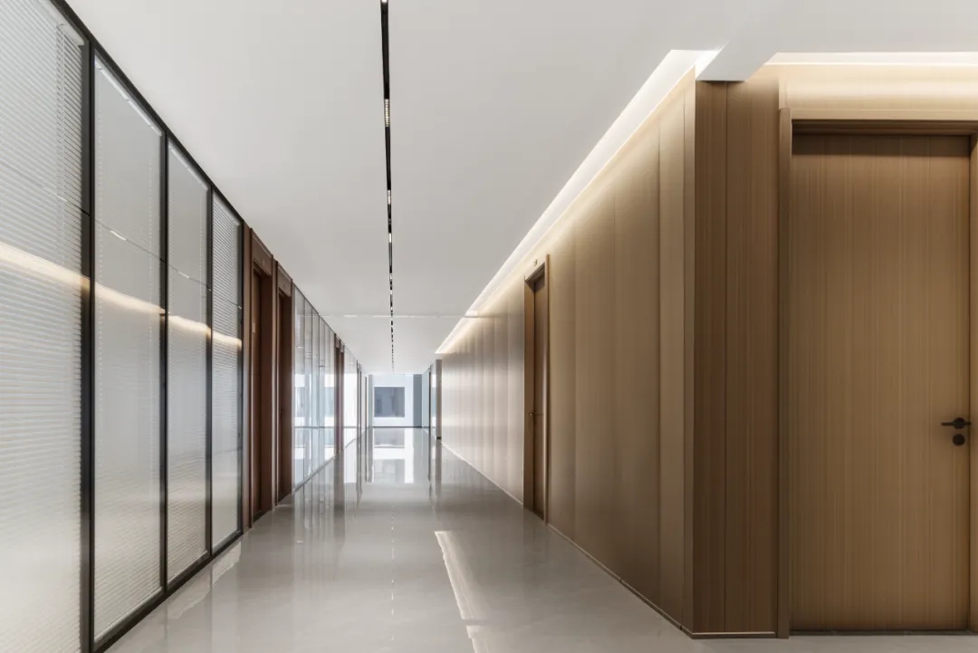 中鐵工業(yè)新辦公大樓裝修設(shè)計(jì)(圖8) 中鐵工業(yè)新辦公大樓裝修設(shè)計(jì)(圖8)