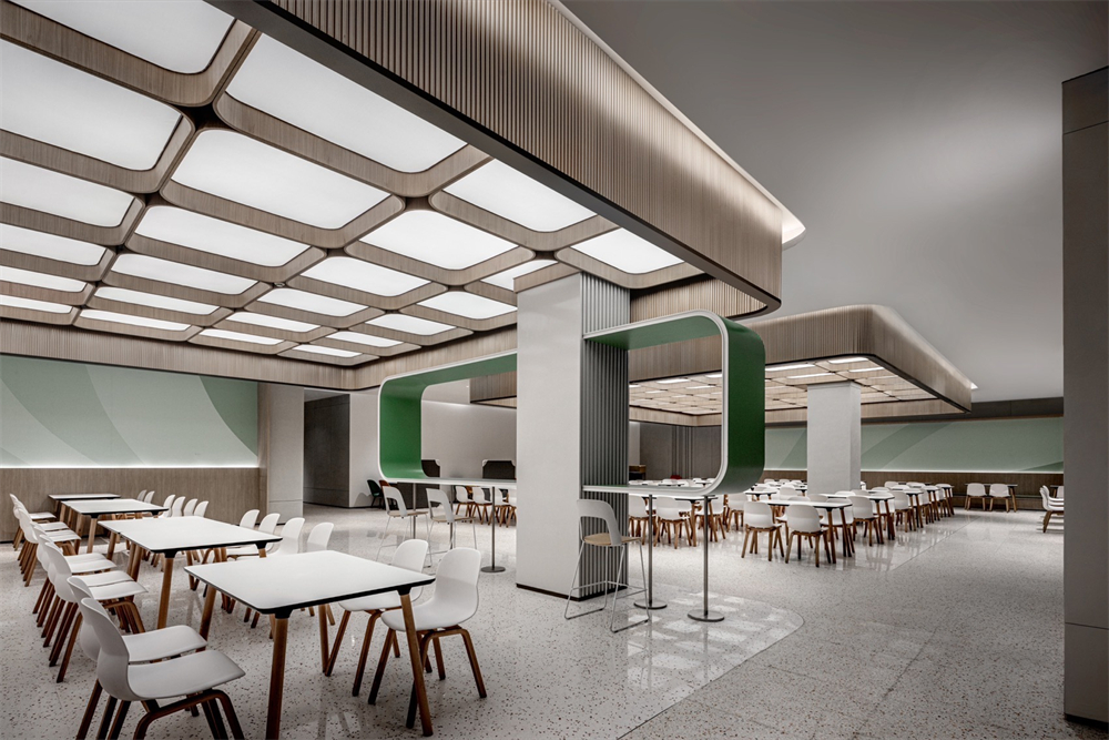 現代簡約時尚科技園區(qū)辦公樓裝修設計案例(圖3) 現代簡約時尚科技園區(qū)辦公樓裝修設計案例(圖3)