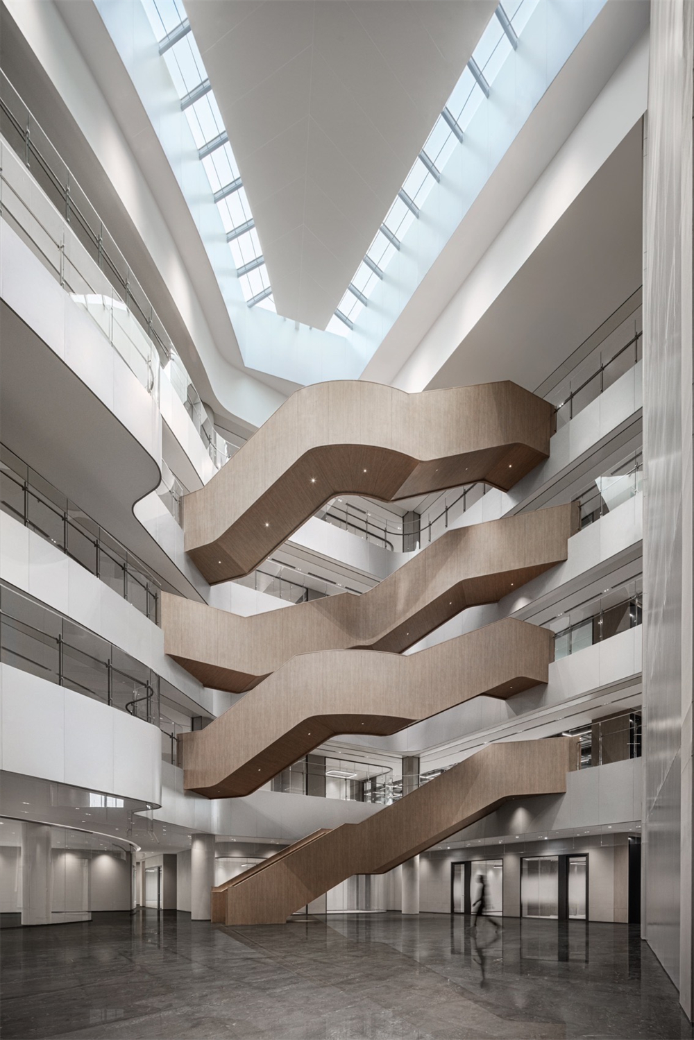 現代簡約時尚科技園區(qū)辦公樓裝修設計案例(圖6) 現代簡約時尚科技園區(qū)辦公樓裝修設計案例(圖6)