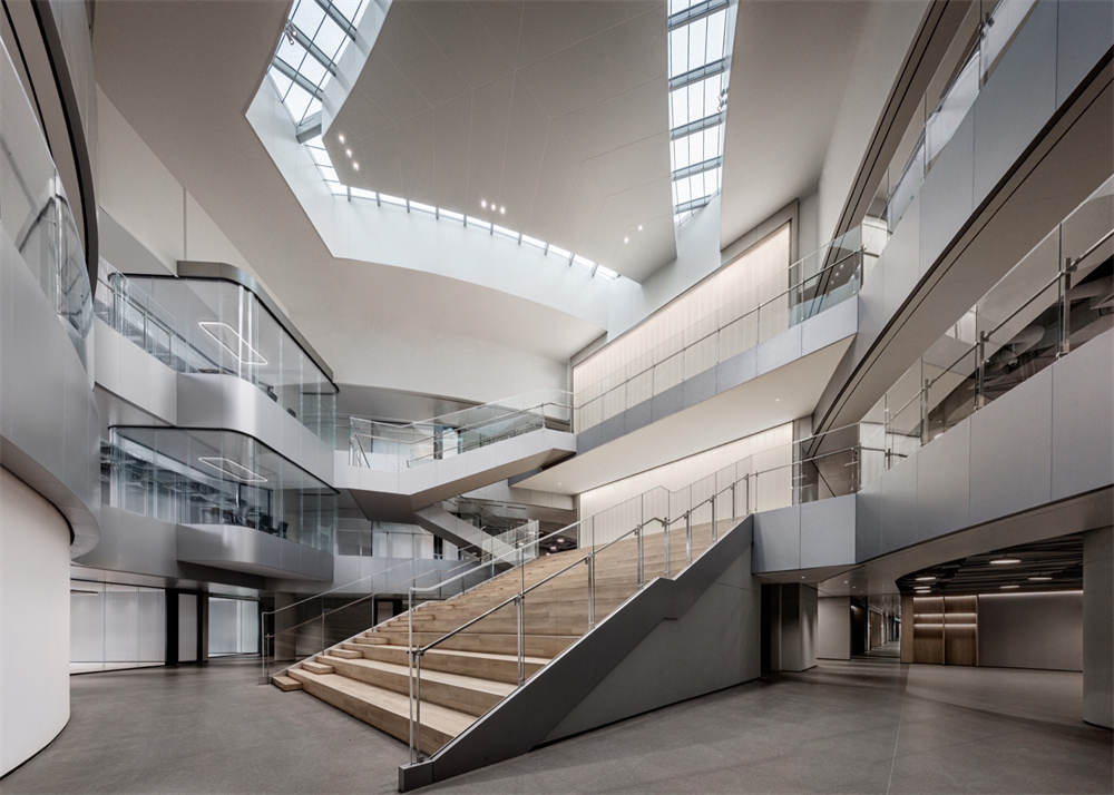 現代簡約時尚科技園區(qū)辦公樓裝修設計案例(圖8) 現代簡約時尚科技園區(qū)辦公樓裝修設計案例(圖8)