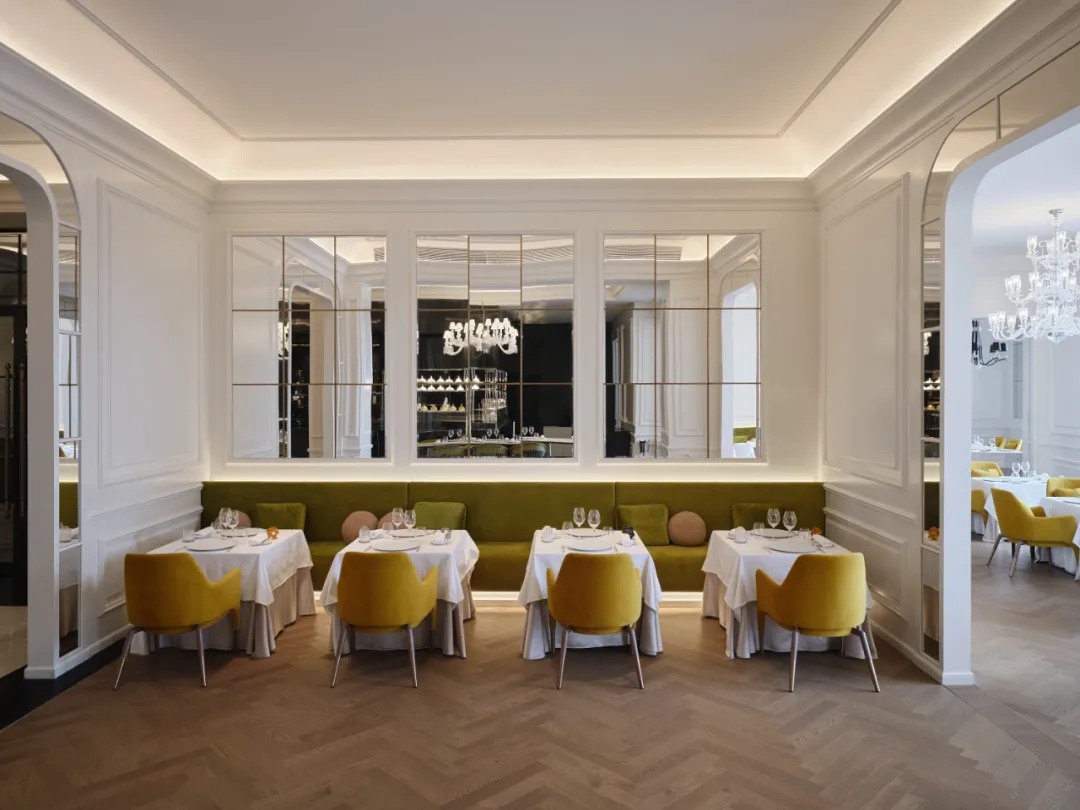 法式美學(xué)浪漫優(yōu)雅 LAtelier 18法餐廳裝修設(shè)計(jì)(圖4) 法式美學(xué)浪漫優(yōu)雅 LAtelier 18法餐廳裝修設(shè)計(jì)(圖4)