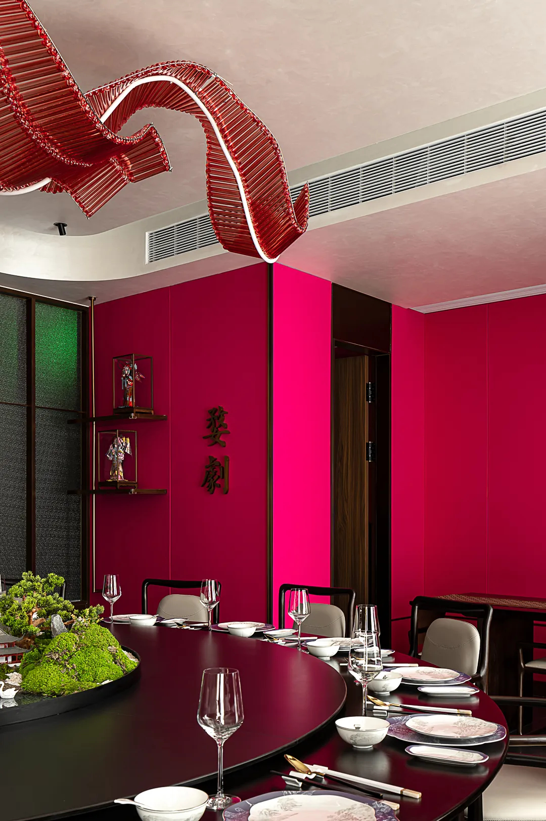 科技東方美學(xué) 金豬十八道高端酒樓裝修設(shè)計(jì)(圖11) 科技東方美學(xué) 金豬十八道高端酒樓裝修設(shè)計(jì)(圖11)
