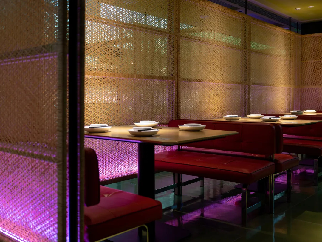 別樣江南科技風(fēng)情 新發(fā)現(xiàn)杭幫菜餐廳裝修設(shè)計(圖4) 別樣江南科技風(fēng)情 新發(fā)現(xiàn)杭幫菜餐廳裝修設(shè)計(圖4)