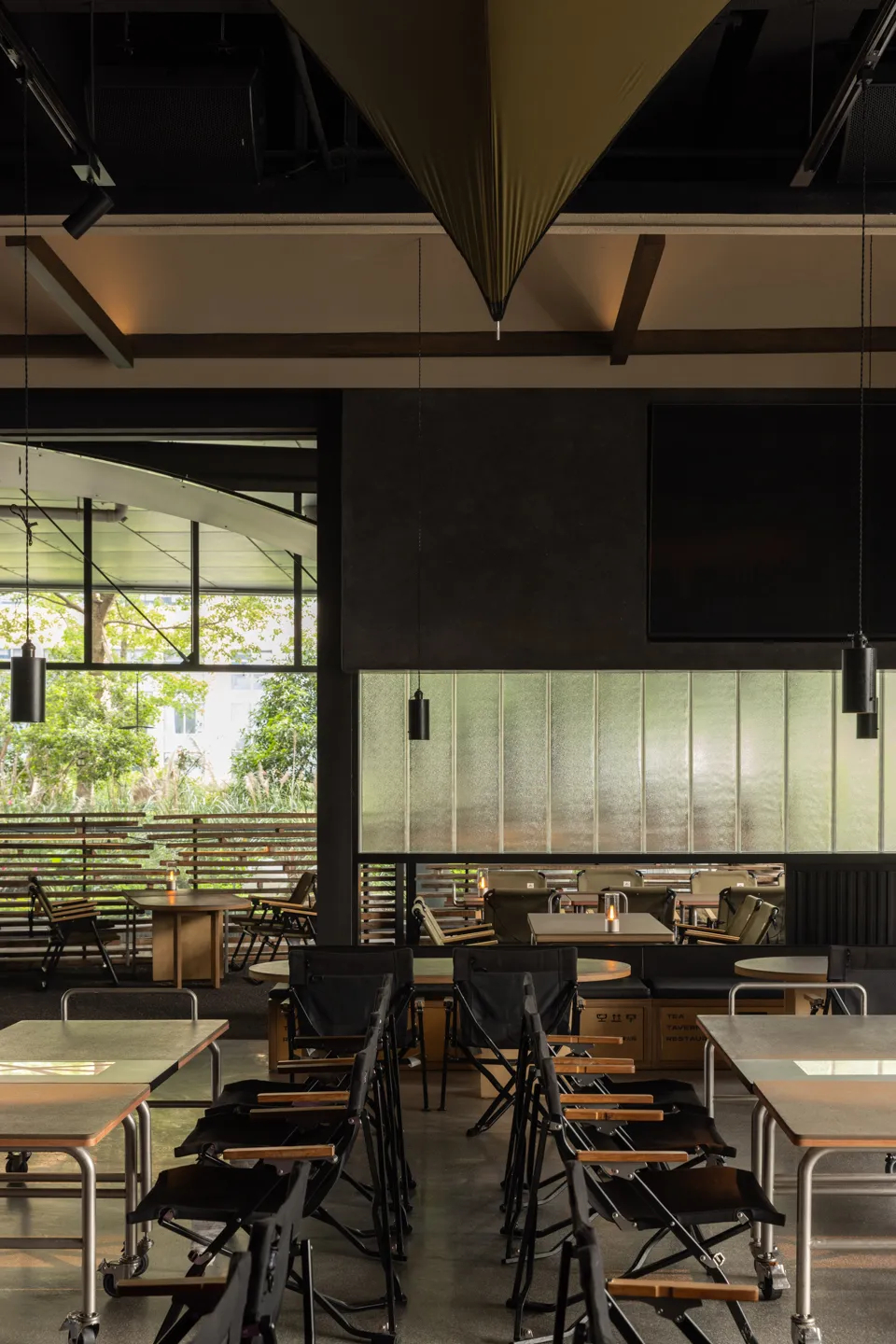 戶外體驗搬入室內(nèi) 篝火旁燒烤店改造裝修設計(圖14) 戶外體驗搬入室內(nèi) 篝火旁燒烤店改造裝修設計(圖14)