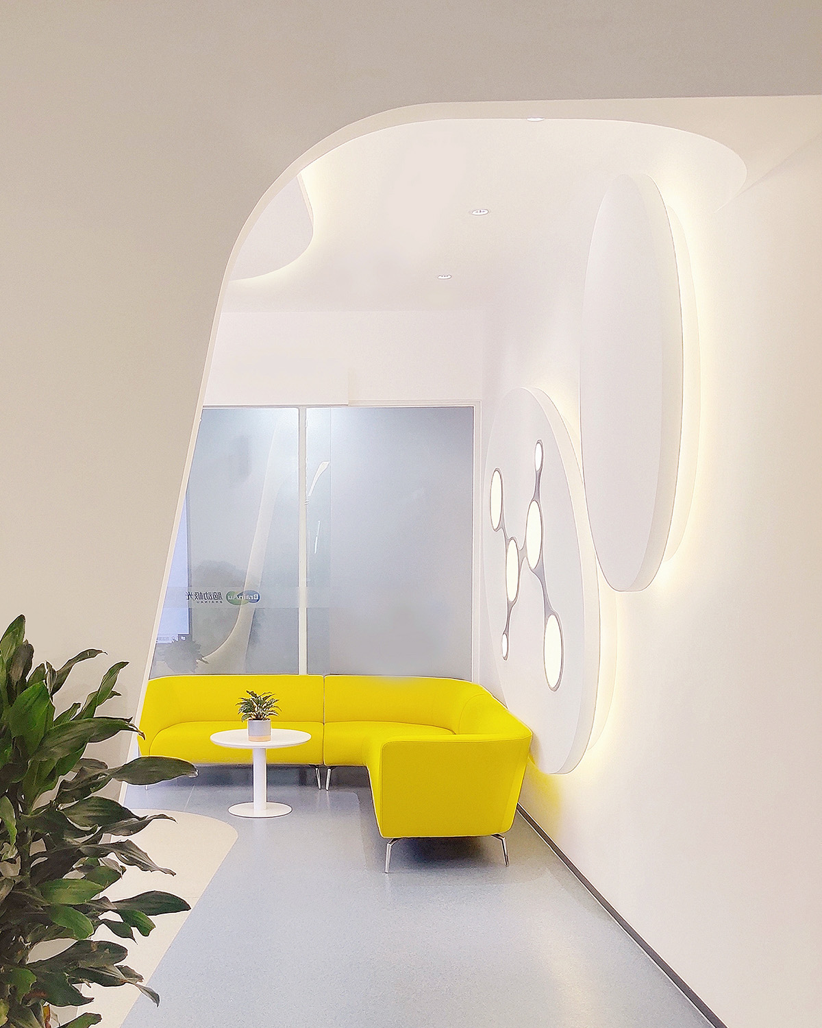 科技風(fēng)與工業(yè)風(fēng) 腦動極光醫(yī)療科技公司辦公室裝修設(shè)計(圖3) 科技風(fēng)與工業(yè)風(fēng) 腦動極光醫(yī)療科技公司辦公室裝修設(shè)計(圖3)