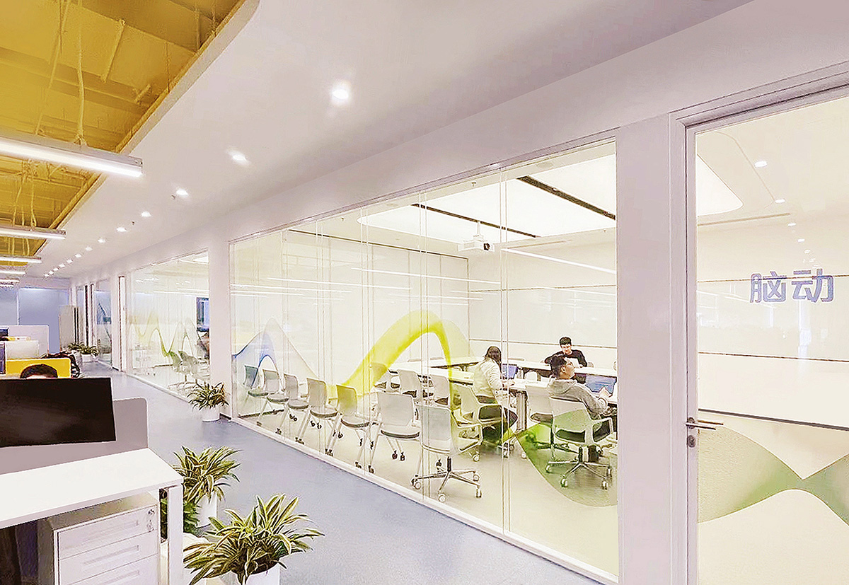 科技風(fēng)與工業(yè)風(fēng) 腦動極光醫(yī)療科技公司辦公室裝修設(shè)計(圖11) 科技風(fēng)與工業(yè)風(fēng) 腦動極光醫(yī)療科技公司辦公室裝修設(shè)計(圖11)