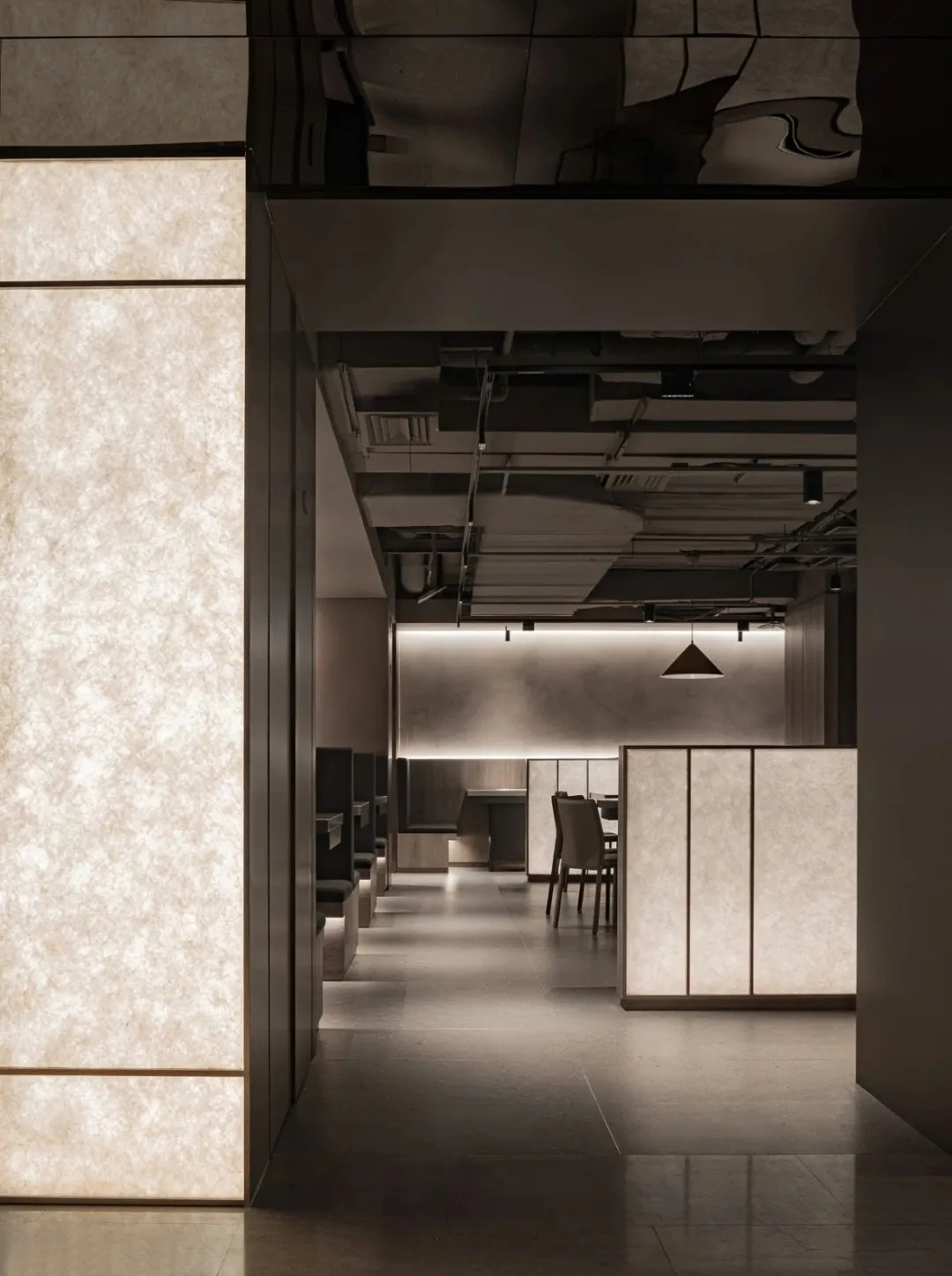 鄭州金博大推薦浩爺羊蝎子火鍋店裝修設(shè)計(jì)方案 (圖7) 鄭州金博大推薦浩爺羊蝎子火鍋店裝修設(shè)計(jì)方案 (圖7)