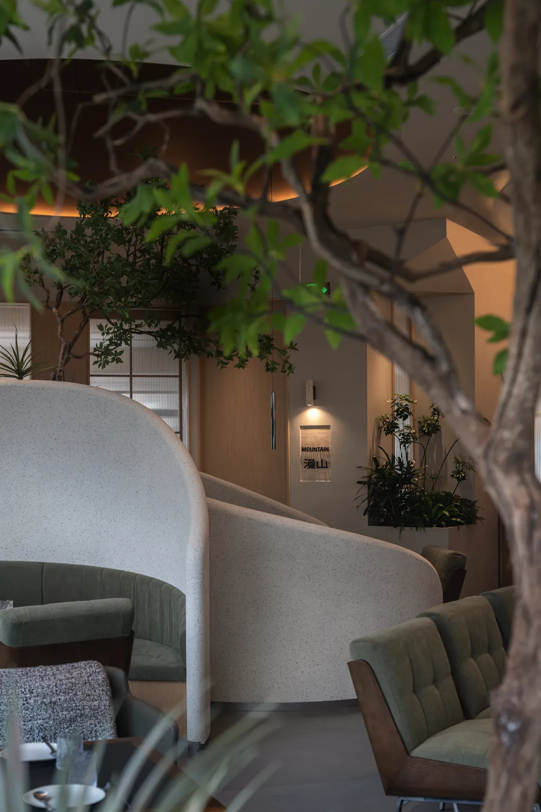 鄭州山有月茶與餐·茶餐廳裝修設(shè)計(jì)分享(圖7) 鄭州山有月茶與餐·茶餐廳裝修設(shè)計(jì)分享(圖7)