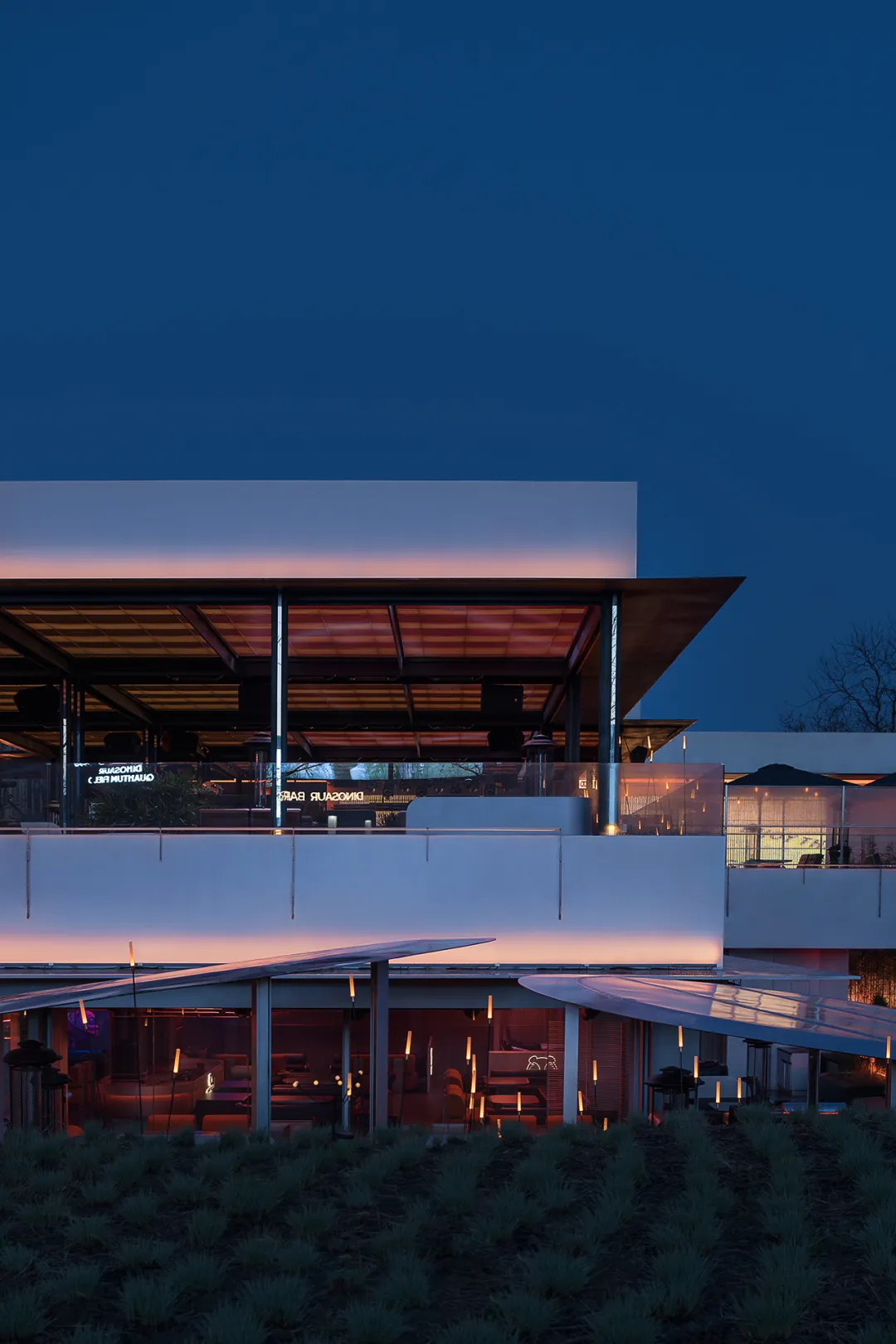 鄭州金博大推薦前衛(wèi)科技風小酒館裝修設計方案(圖2) 鄭州金博大推薦前衛(wèi)科技風小酒館裝修設計方案(圖2)