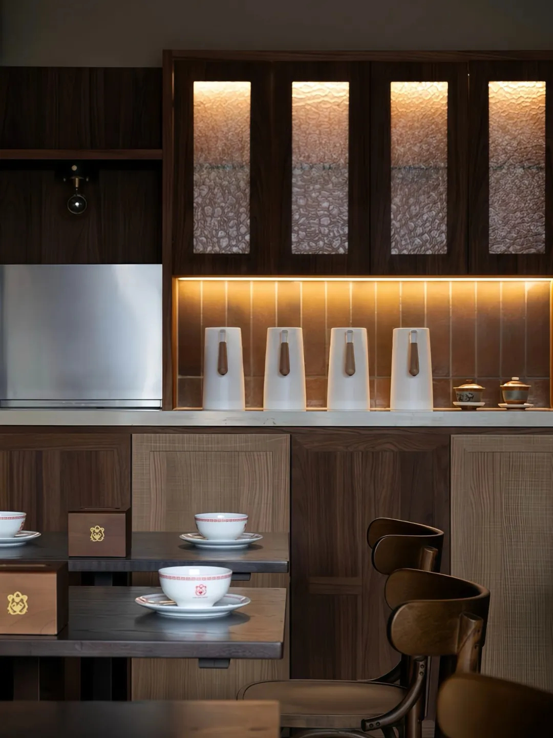 鄭州金博大推薦辣富友川菜館社區(qū)店裝修設(shè)計(jì)案例(圖3) 鄭州金博大推薦辣富友川菜館社區(qū)店裝修設(shè)計(jì)案例(圖3)