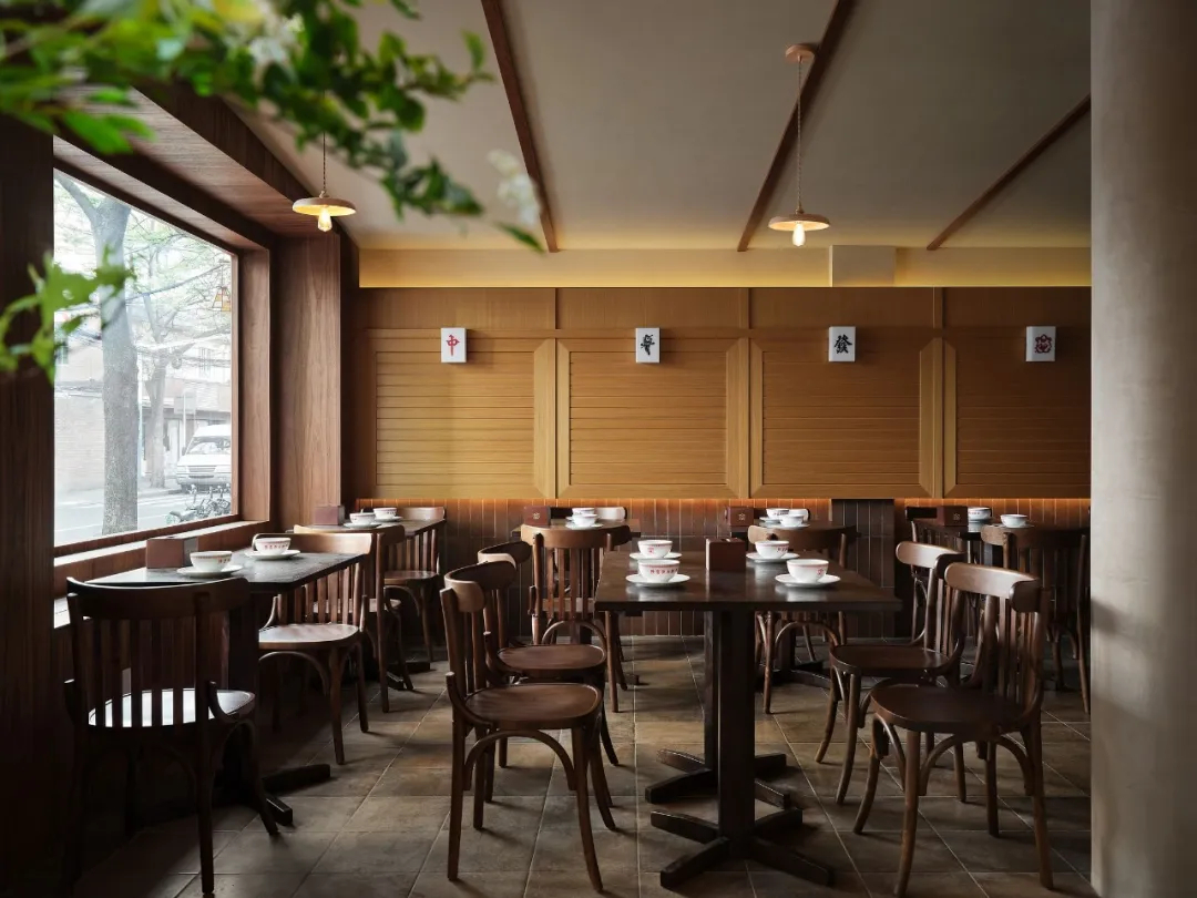 鄭州金博大推薦辣富友川菜館社區(qū)店裝修設(shè)計(jì)案例(圖5) 鄭州金博大推薦辣富友川菜館社區(qū)店裝修設(shè)計(jì)案例(圖5)