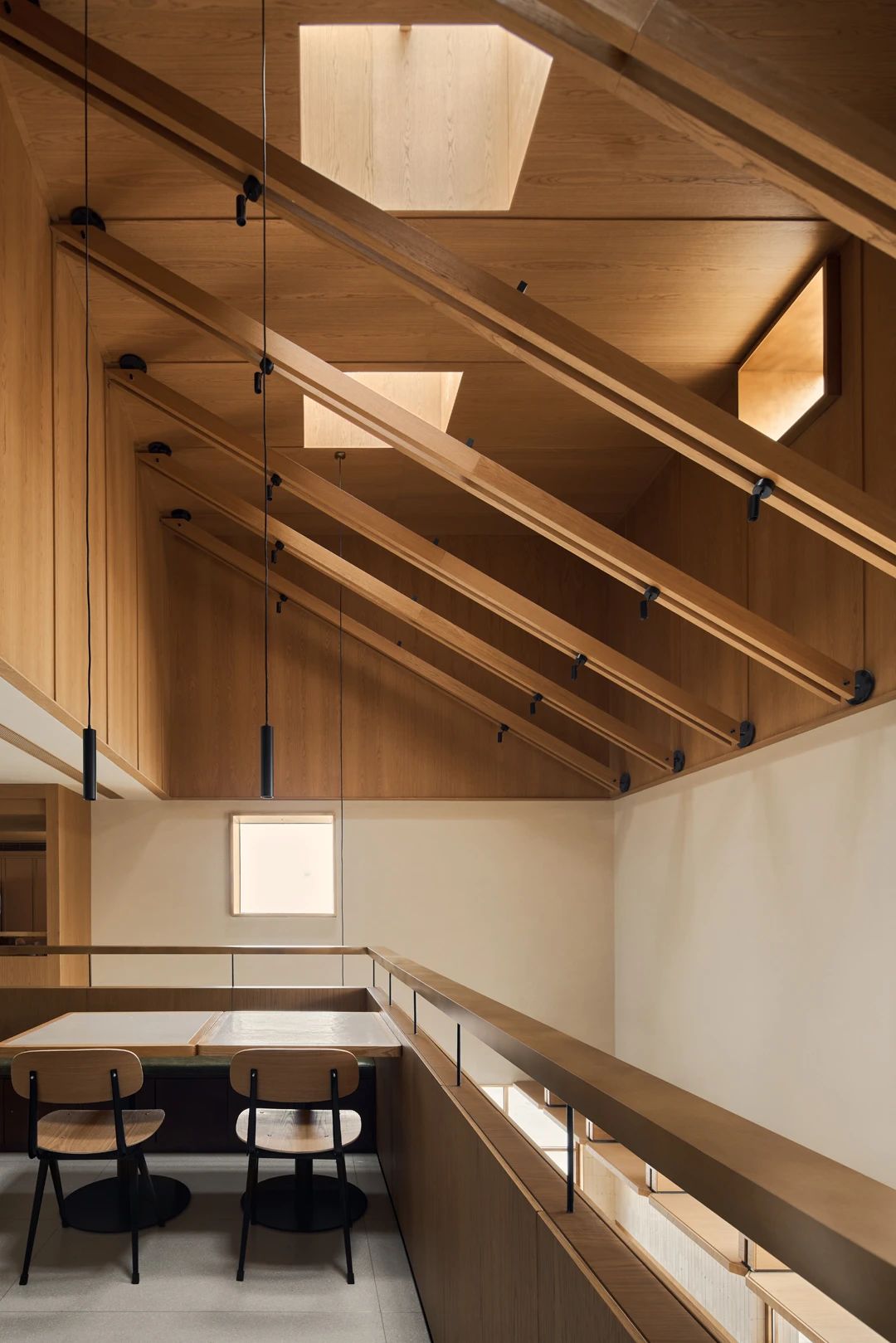 珍煲糖水·砂鍋·小海鮮融合餐廳裝修設(shè)計方案(圖9) 珍煲糖水·砂鍋·小海鮮融合餐廳裝修設(shè)計方案(圖9)