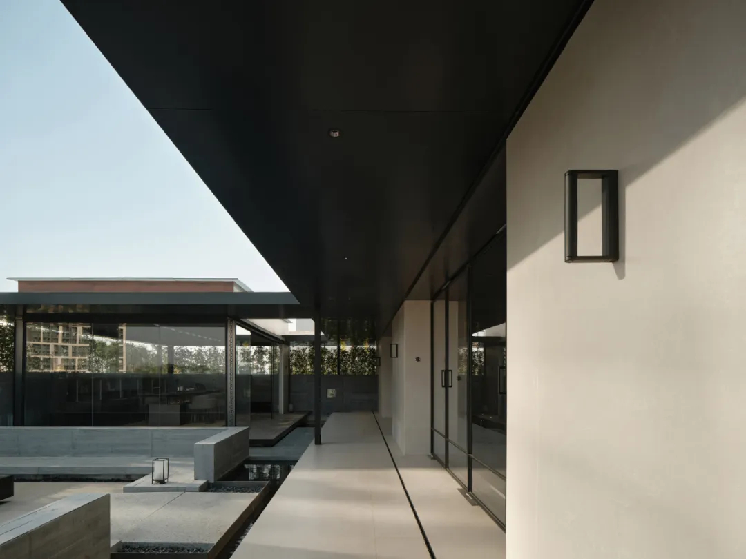 500平辦公家具企業(yè)展廳兼企業(yè)接待會(huì)所裝修設(shè)計(jì)(圖12) 500平辦公家具企業(yè)展廳兼企業(yè)接待會(huì)所裝修設(shè)計(jì)(圖12)