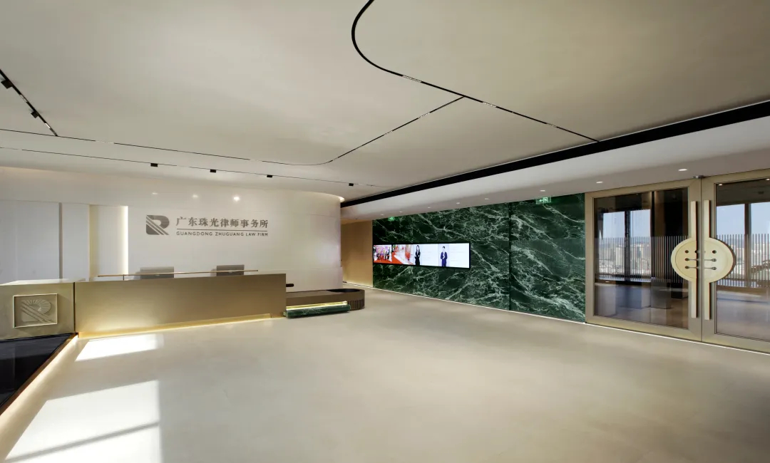 1200平現(xiàn)代東方珠光律師事務所裝修設計(圖2) 1200平現(xiàn)代東方珠光律師事務所裝修設計(圖2)