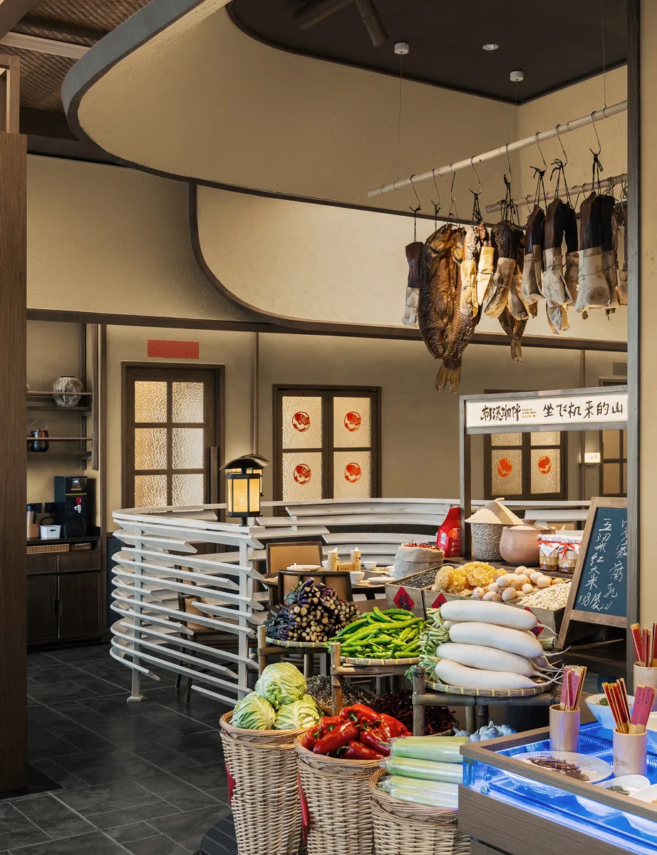 山野特色 朝溪湘伴·魚湯泡飯湘菜餐廳裝修設(shè)計(圖4) 山野特色 朝溪湘伴·魚湯泡飯湘菜餐廳裝修設(shè)計(圖4)