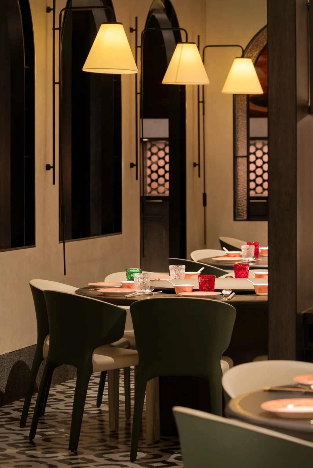 粵食佳·啫啫煲&燒臘 嶺南特色粵菜餐廳裝修設(shè)計(圖8)