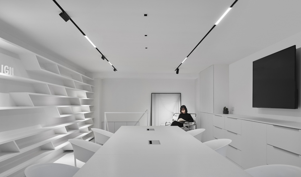 鄭州辦公室裝修公司—熾造辦公室設(shè)計(jì)改造案例分享(圖9) shzzbgsgz-17.jpg