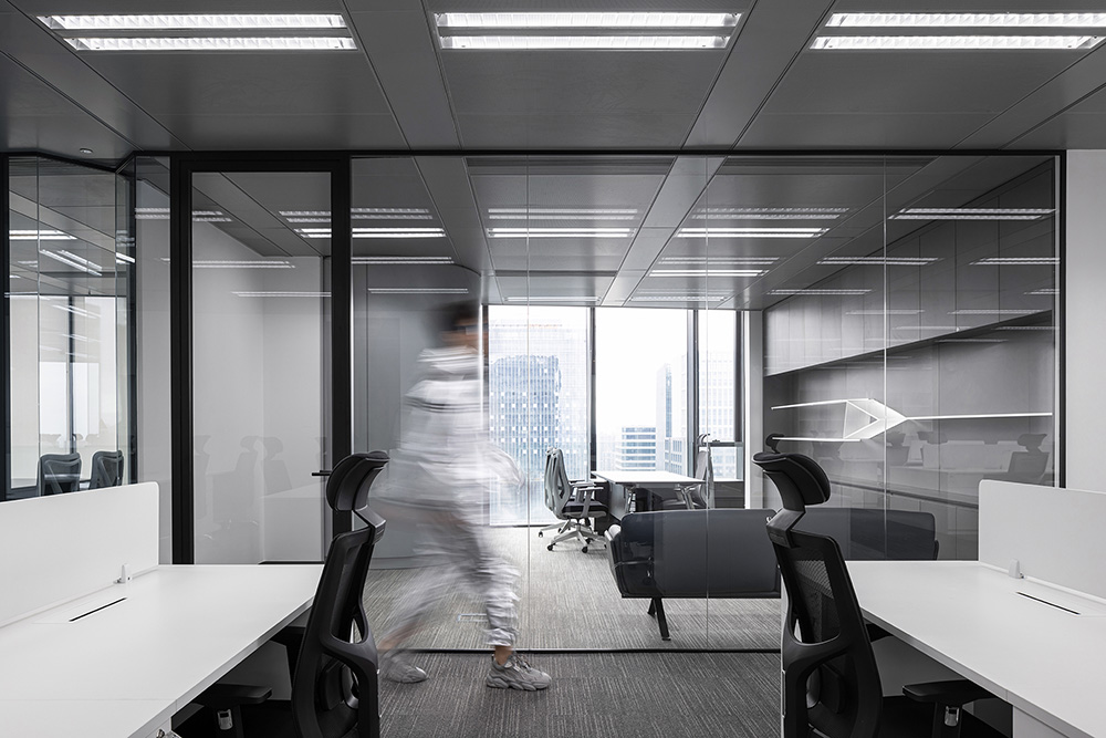 黑白視界 GPUNK哥朋科技辦公設(shè)計(jì)案例(圖13) 13.jpg